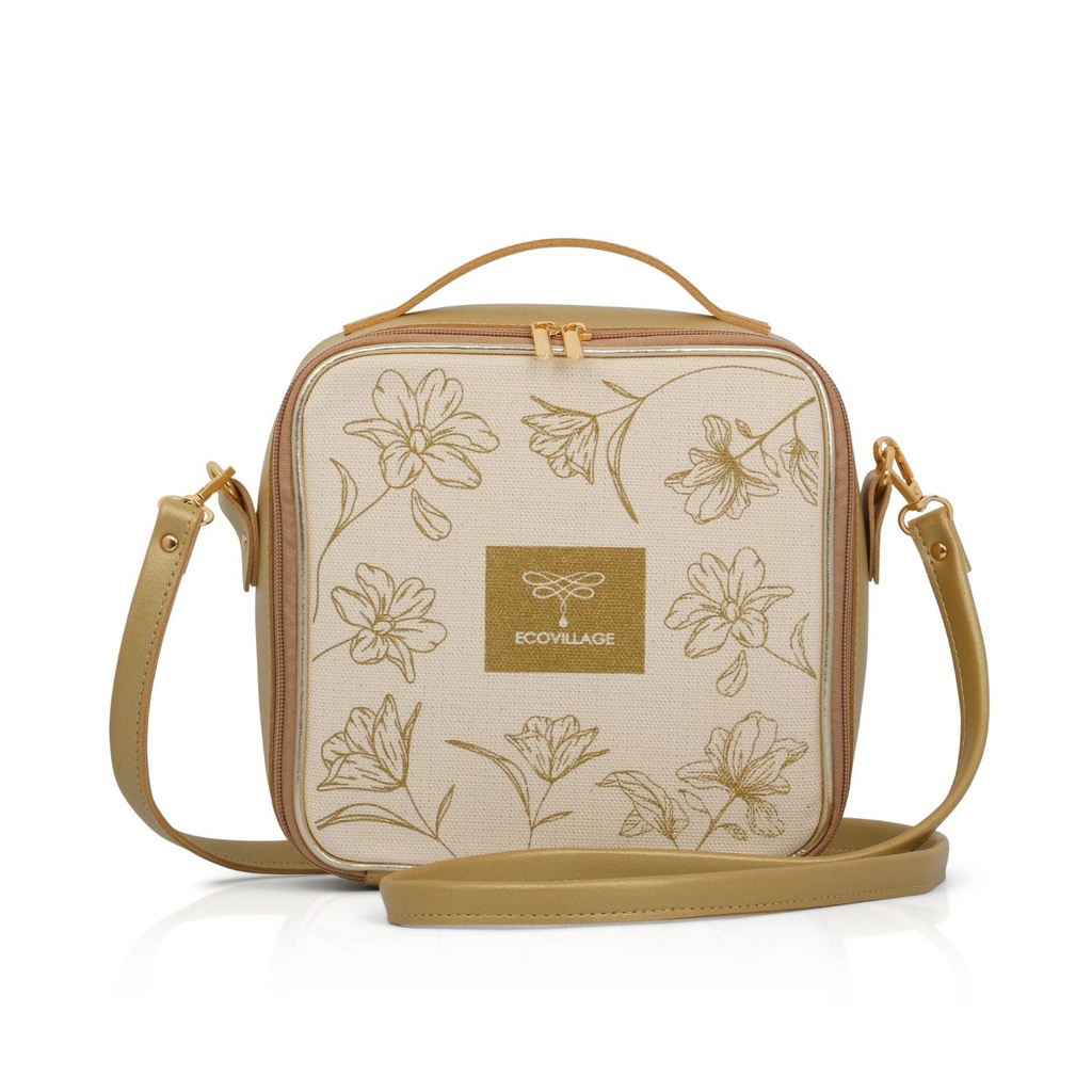 Trousse under the jasmine